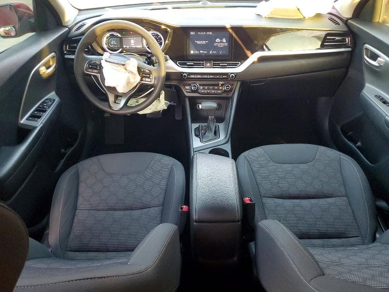 2022 KIA NIRO LX 8