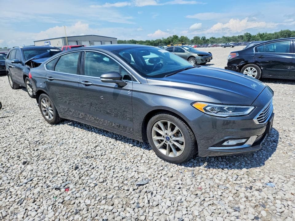 2017 FORD FUSION SE 4