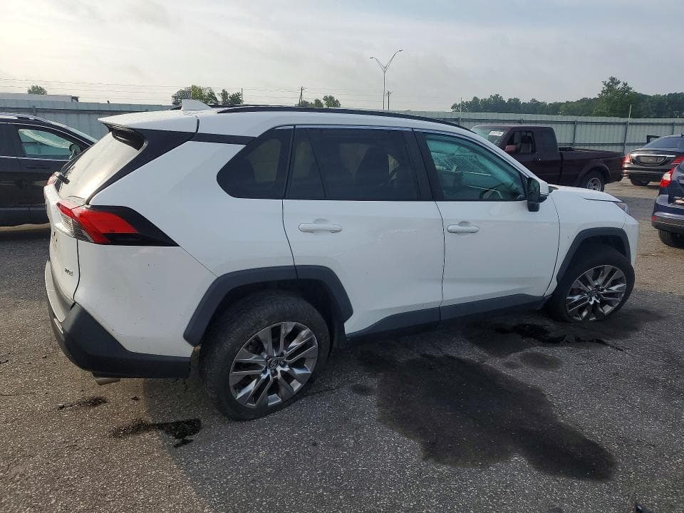 2020 TOYOTA RAV4 XLE PREMIUM 3