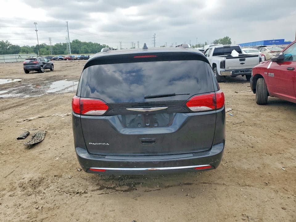 2019 CHRYSLER PACIFICA TOURING L 6