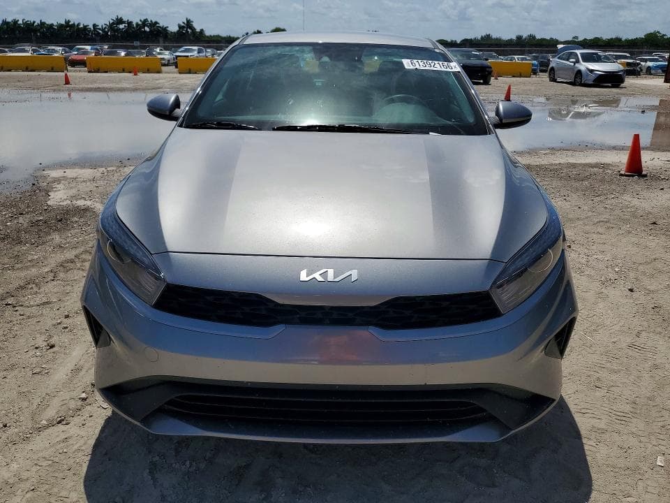 2023 KIA FORTE LXS 5