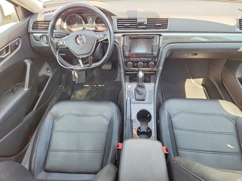 2018 VOLKSWAGEN PASSAT SE 8