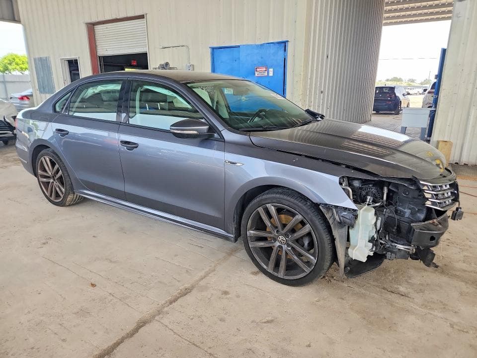 2018 VOLKSWAGEN PASSAT S 4