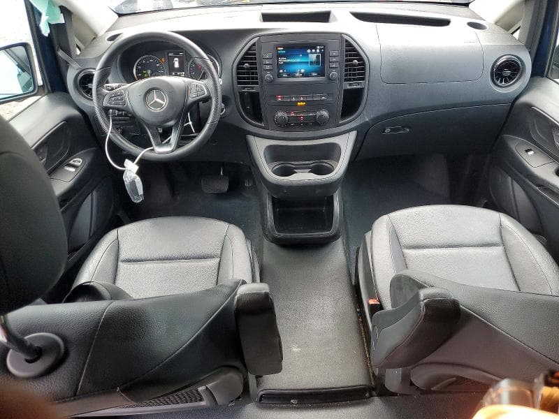 2023 MERCEDES-BENZ METRIS 8