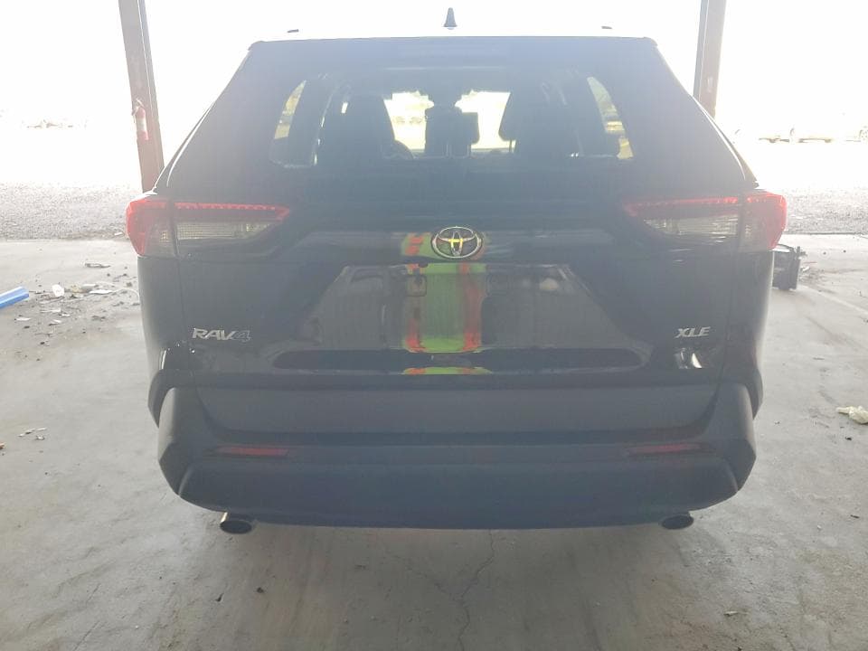 2021 TOYOTA RAV4 XLE 6