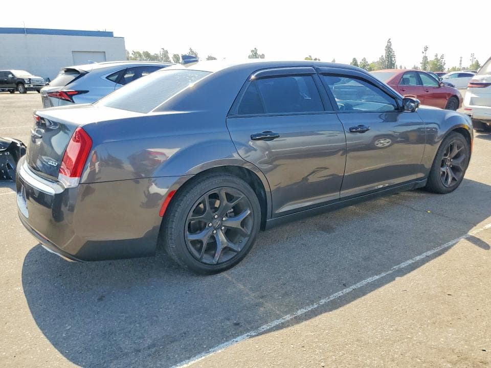 2019 CHRYSLER 300 LIMITED 3