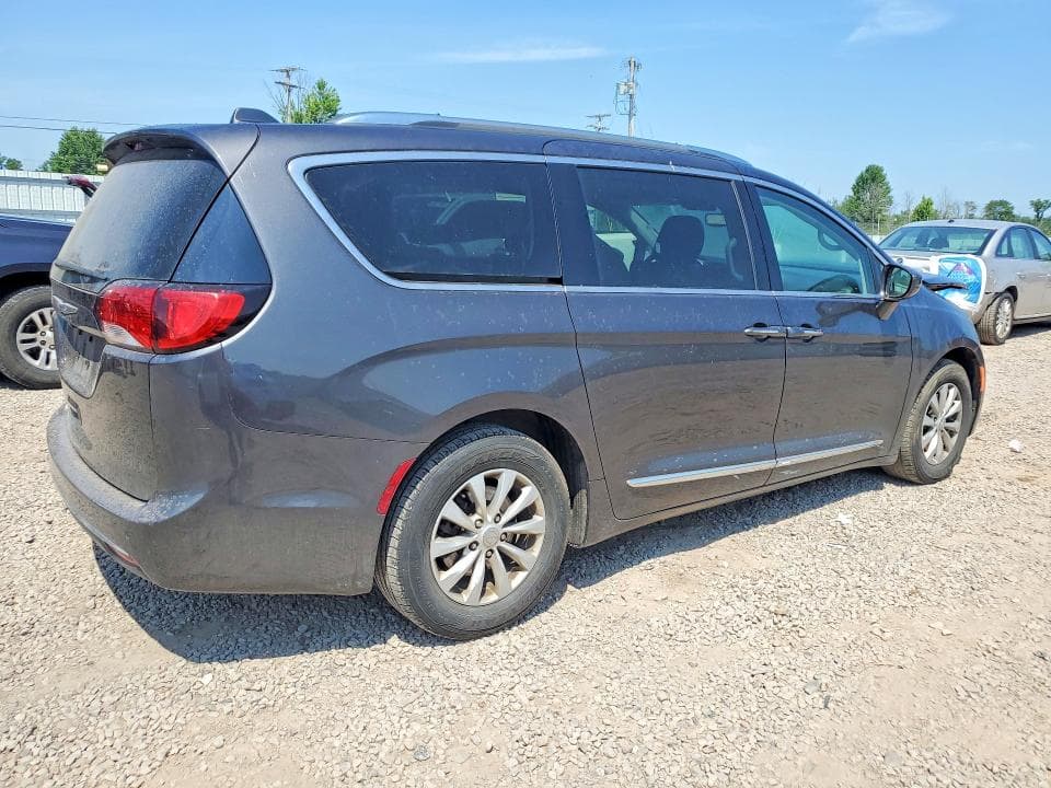 2019 CHRYSLER PACIFICA TOURING L 3