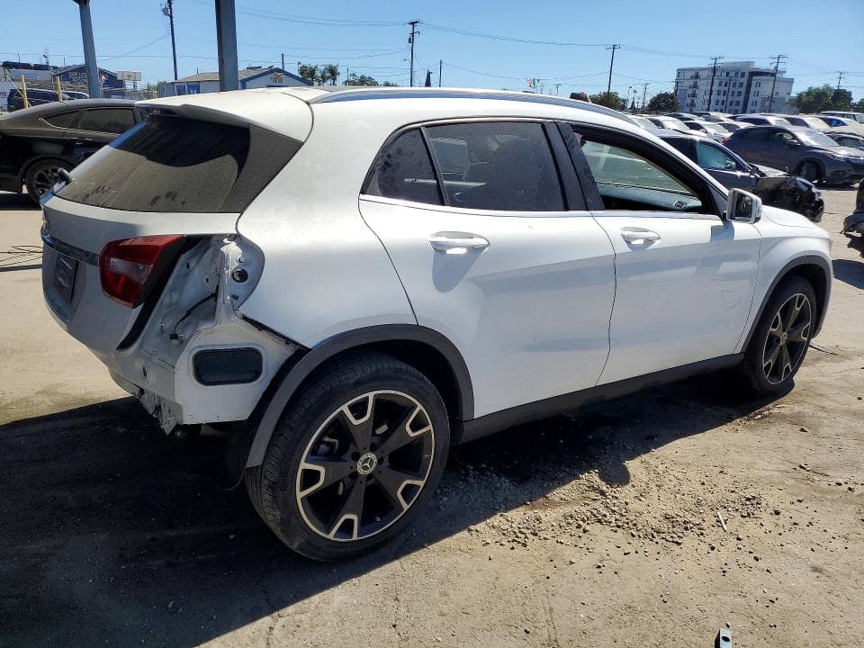2020 MERCEDES-BENZ GLA 250 3