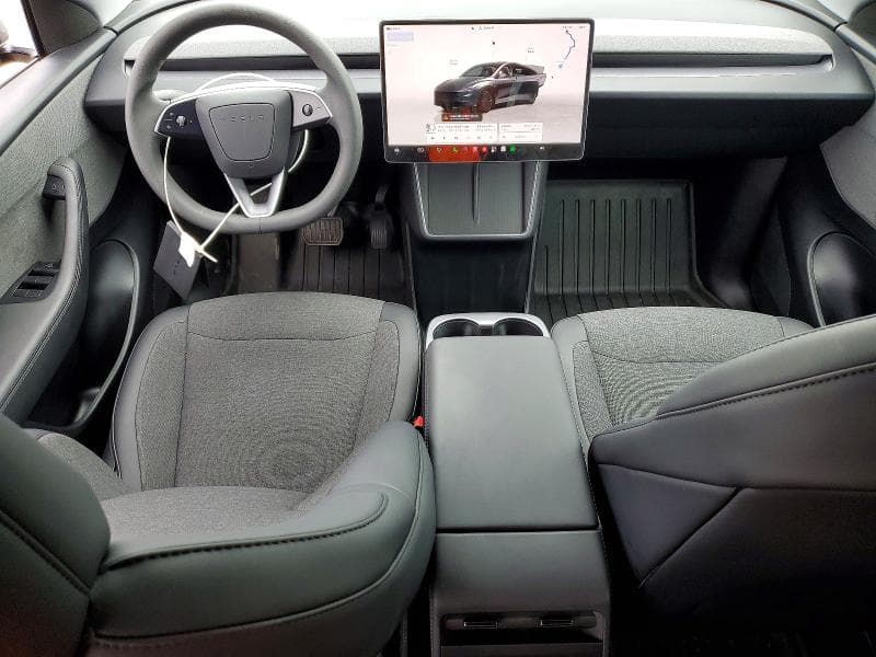 2026 TESLA MODEL Y 8