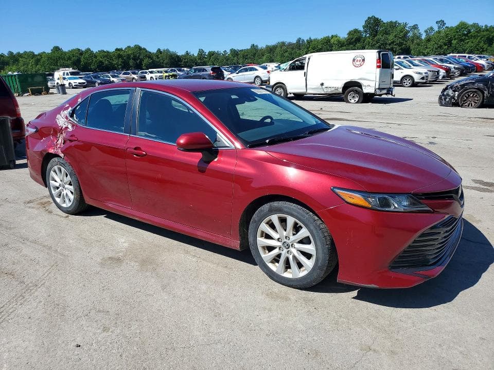 2019 TOYOTA CAMRY LE 4