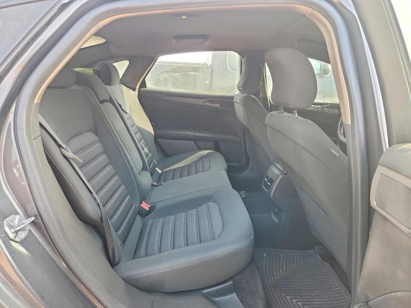 2017 FORD FUSION SE 10
