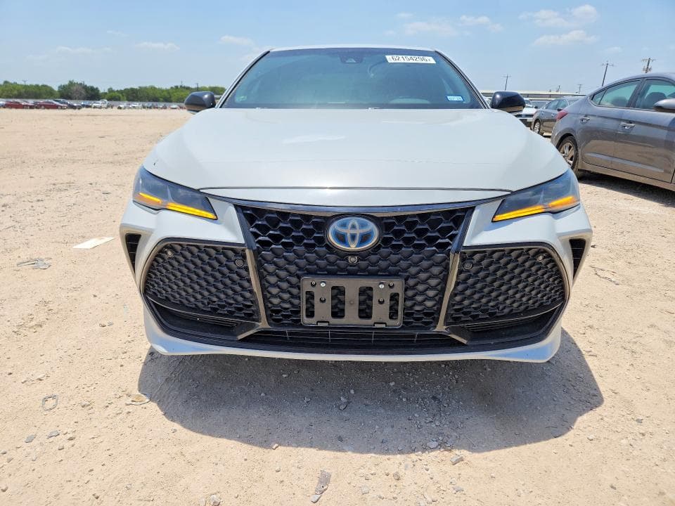 2022 TOYOTA AVALON LIMITED 5