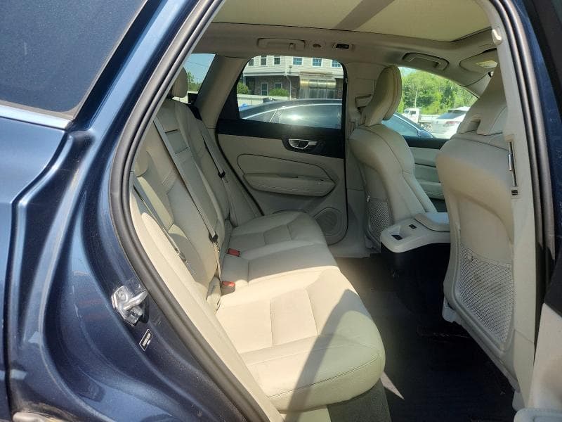 2020 VOLVO XC60 T5 MOMENTUM 11