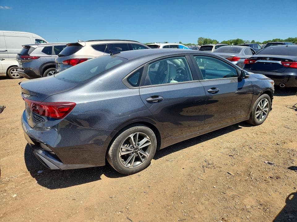 2023 KIA FORTE LXS 3