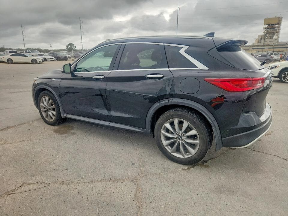 2022 INFINITI QX50 LUXE 2