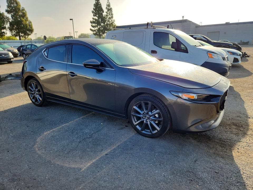 2023 MAZDA 3 SELECT 4