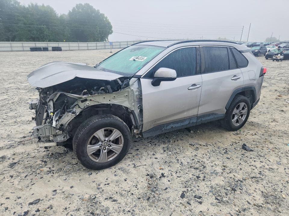 2022 TOYOTA RAV4 XLE - 1
