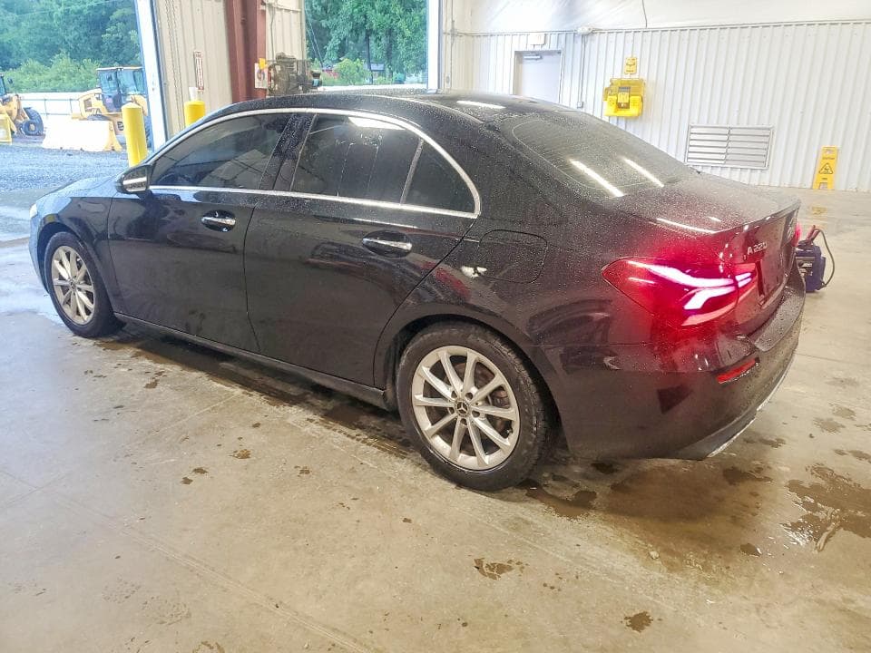 2019 MERCEDES-BENZ A 220 2