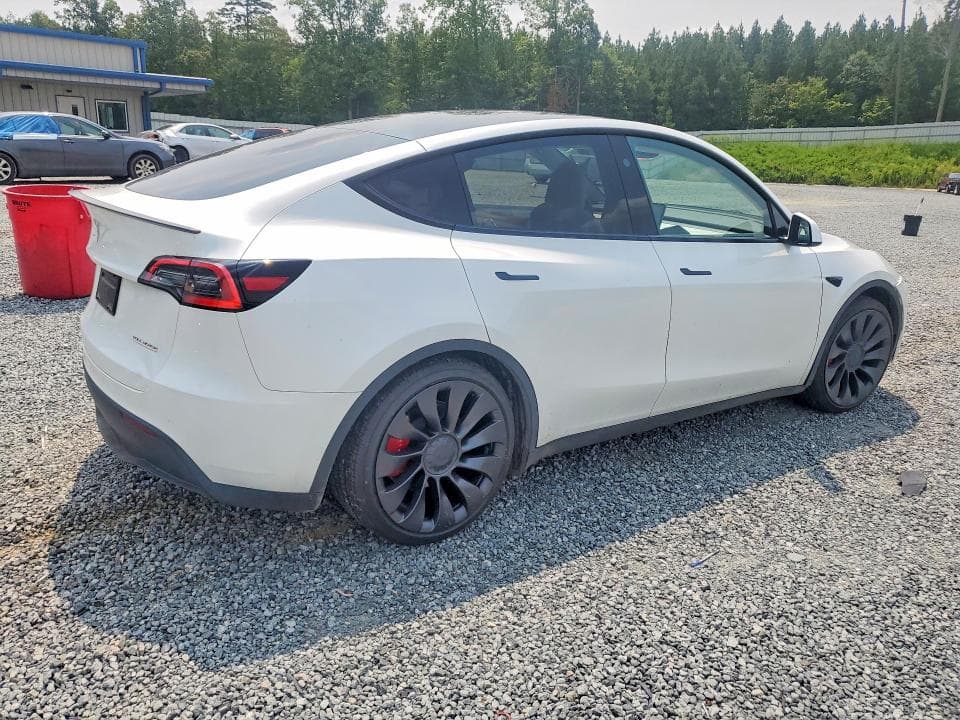 2025 TESLA MODEL Y 3