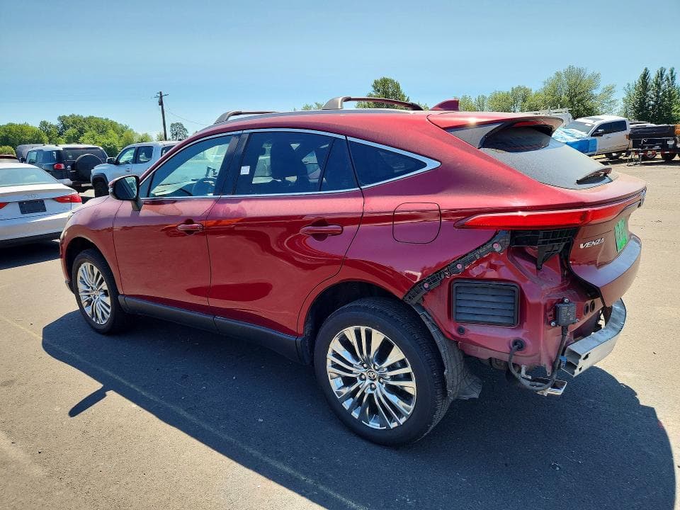 2024 TOYOTA VENZA XLE 2