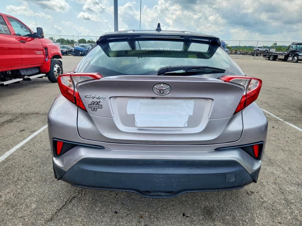 2019 TOYOTA C-HR XLE 6