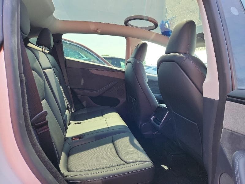 2026 TESLA MODEL Y 11