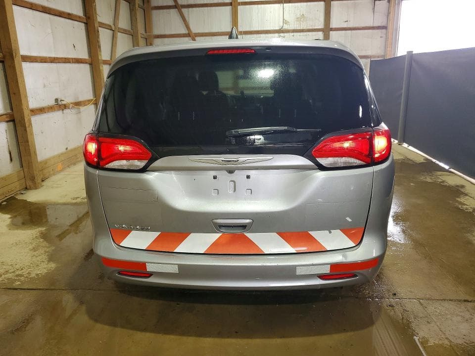 2021 CHRYSLER VOYAGER LX 6