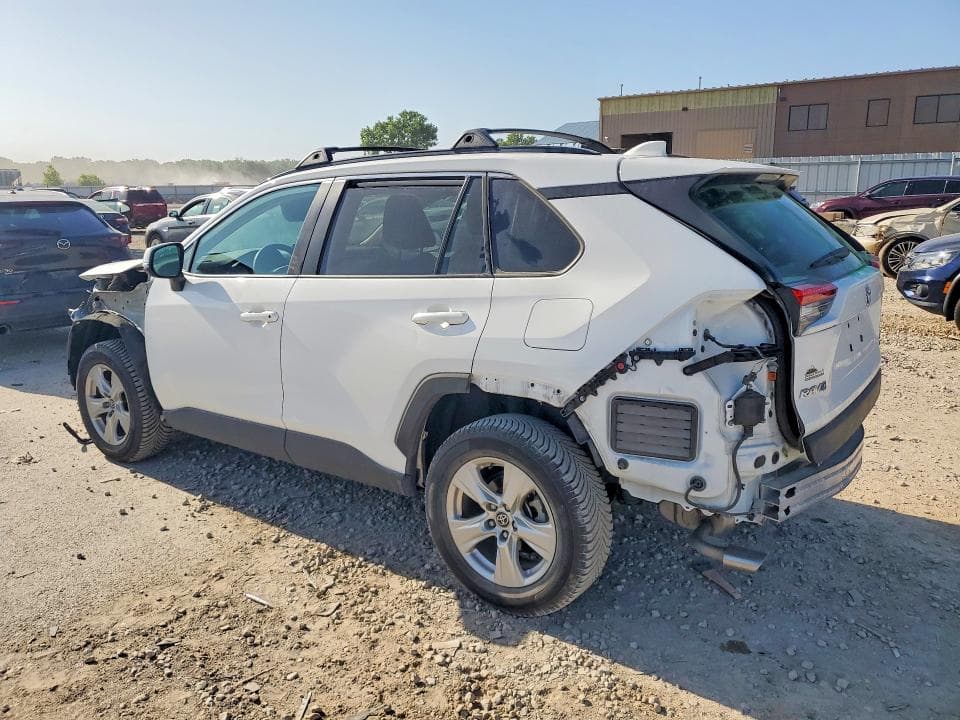 2021 TOYOTA RAV4 XLE 2