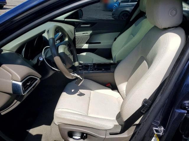 2019 JAGUAR XE PREMIUM 7