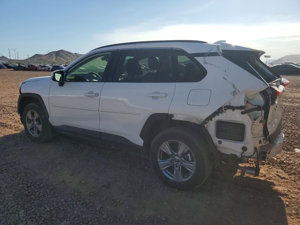 2024 TOYOTA RAV4 XLE 2