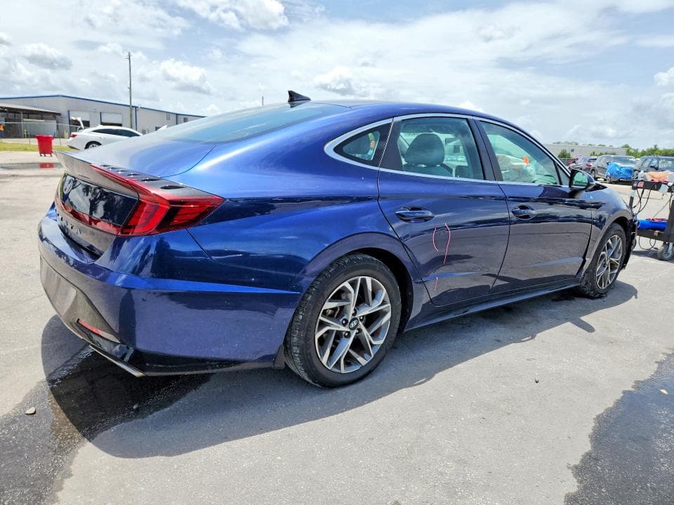 2022 HYUNDAI SONATA SEL 3