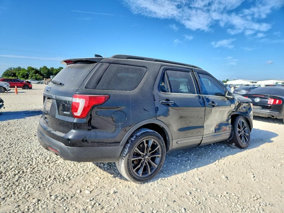 2017 FORD EXPLORER XLT 3