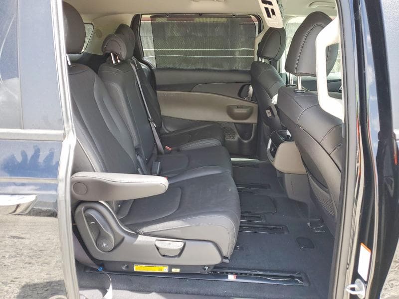 2026 KIA CARNIVAL EX 11