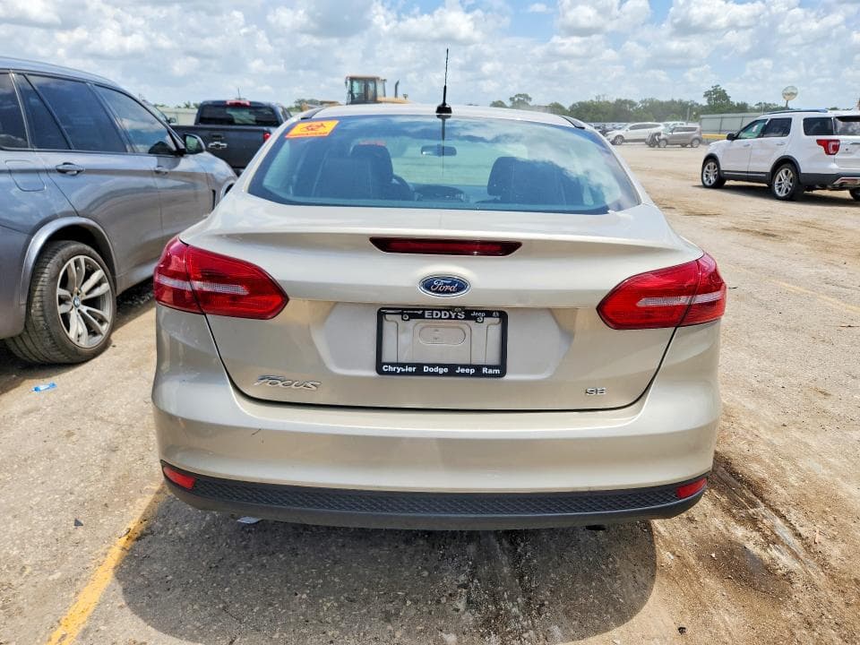 2017 FORD FOCUS SE 6