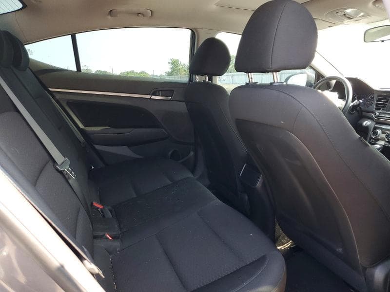 2020 HYUNDAI ELANTRA SEL 10