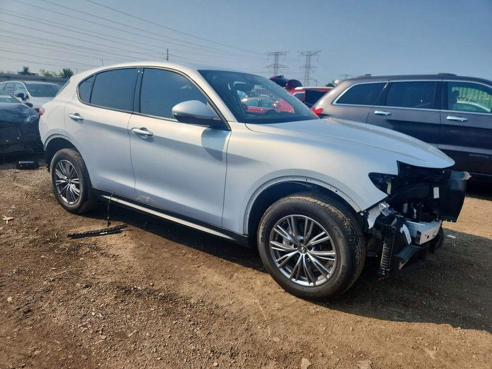 2023 ALFA ROMEO STELVIO SPRINT 4