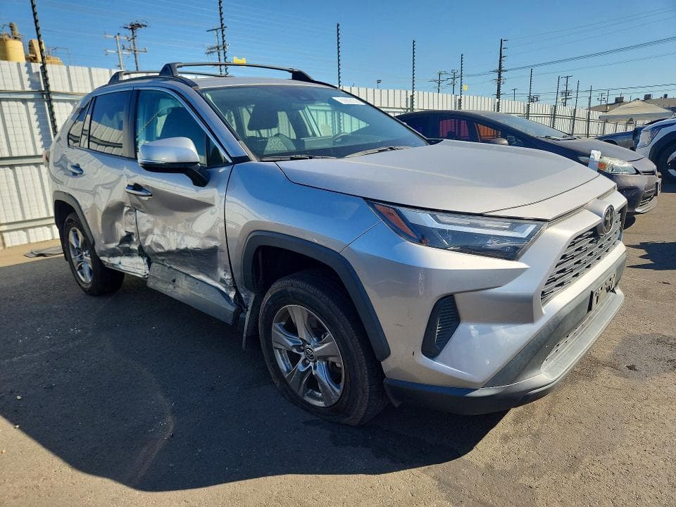 2022 TOYOTA RAV4 XLE 4