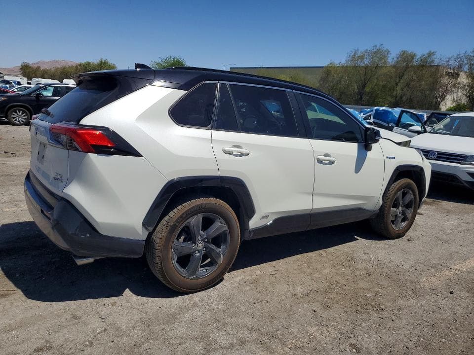 2020 TOYOTA RAV4 XSE 3