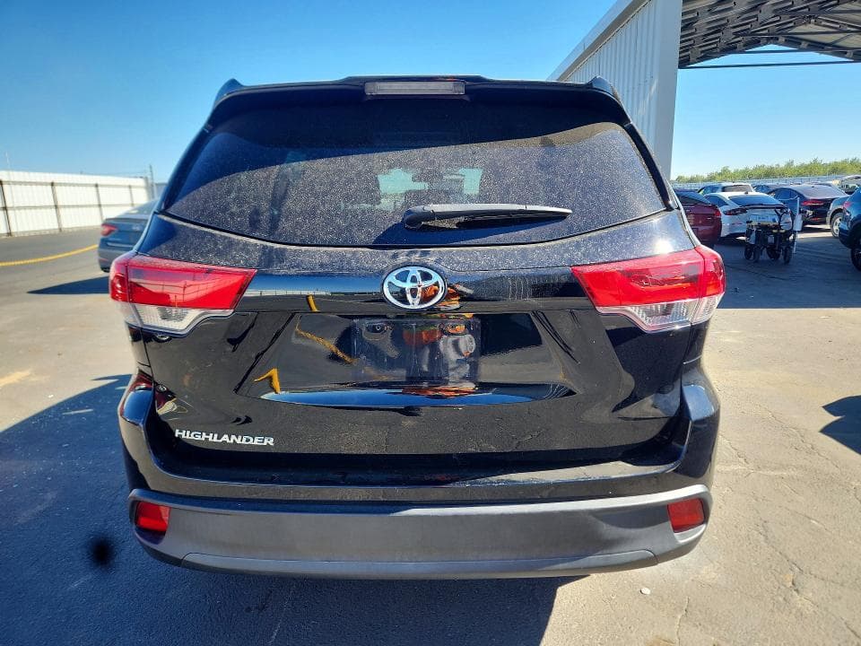 2019 TOYOTA HIGHLANDER LE 6