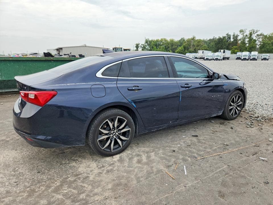 2017 CHEVROLET MALIBU LT 3
