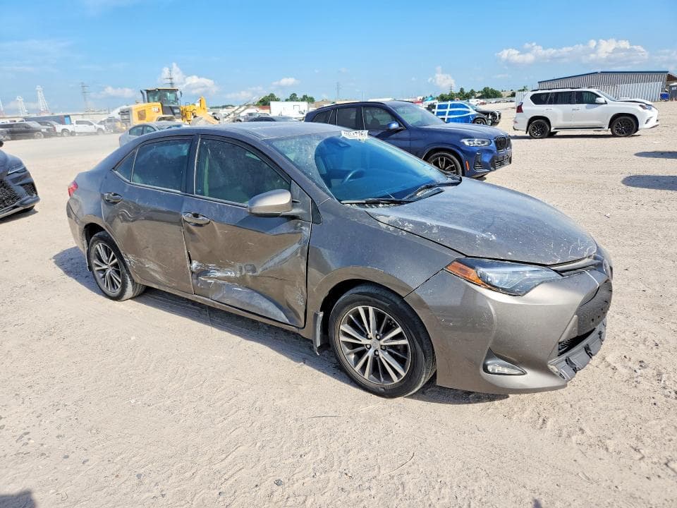 2017 TOYOTA COROLLA LE 4