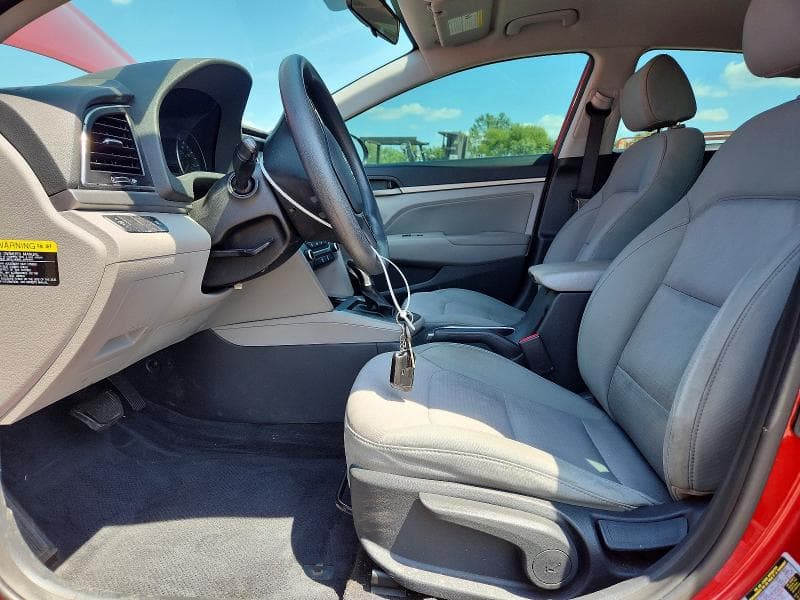 2017 HYUNDAI ELANTRA SE 7