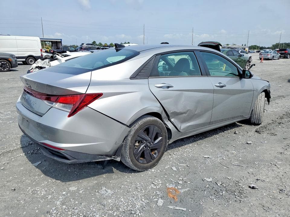 2022 HYUNDAI ELANTRA SEL 3