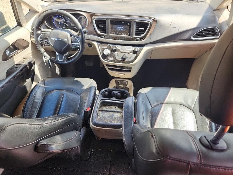2019 CHRYSLER PACIFICA TOURING L 8