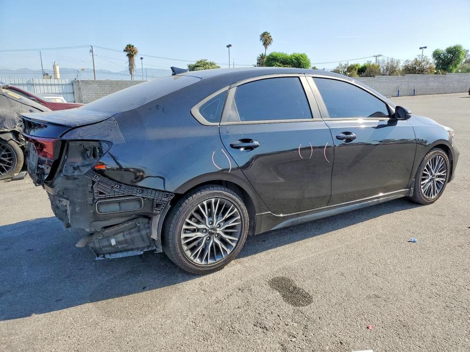 2023 KIA FORTE GT LINE 3
