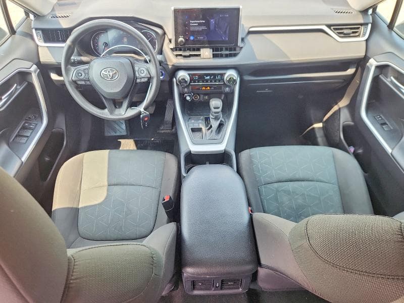 2024 TOYOTA RAV4 XLE 8