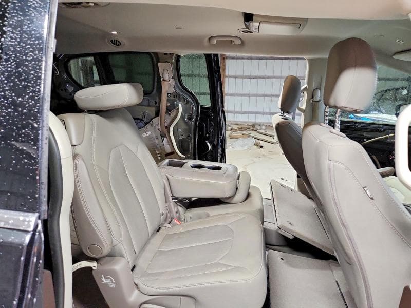2019 CHRYSLER PACIFICA TOURING PLUS 11