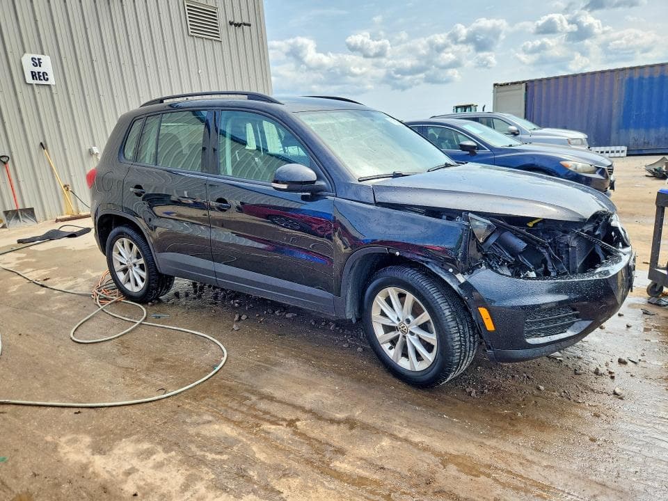 2017 VOLKSWAGEN TIGUAN S 4