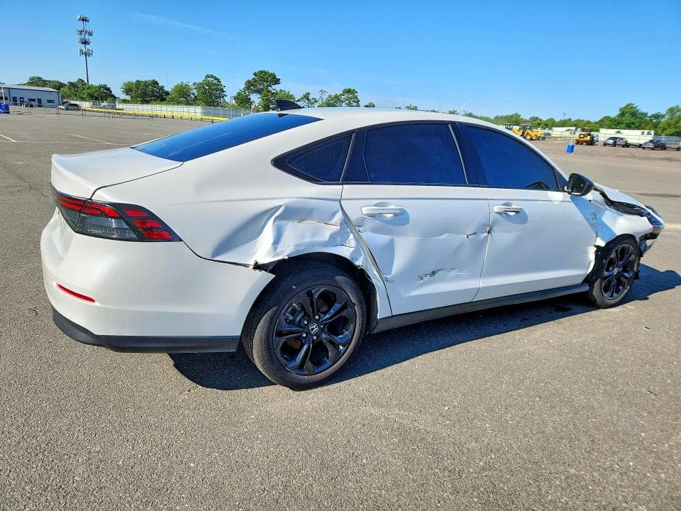 2025 HONDA ACCORD SE 3
