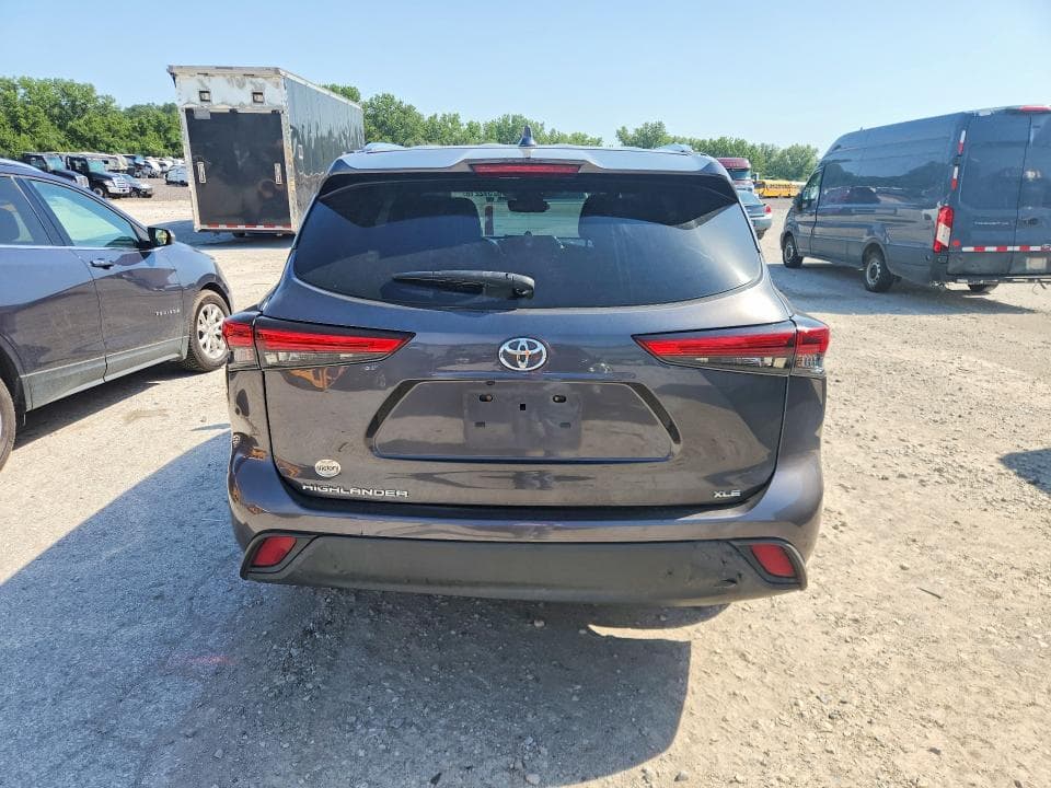 2021 TOYOTA HIGHLANDER XLE 6